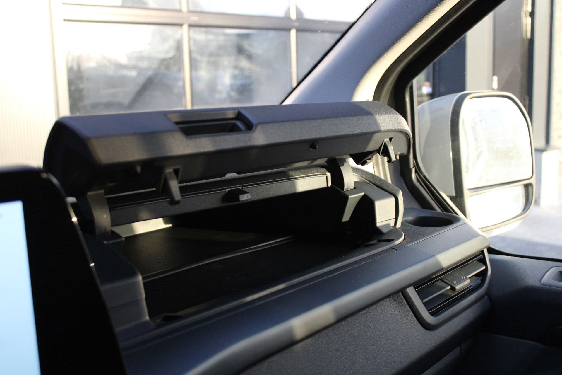 Ford Transit Custom 320 2.5 PHEV L1H1 Sport DC 232pk - 2x Schuif - 360 Camera - ACC - Keyless - Stoel/Stuurverwarming - Blindspot - Incl BPM - Rijklaar thumbnail 34