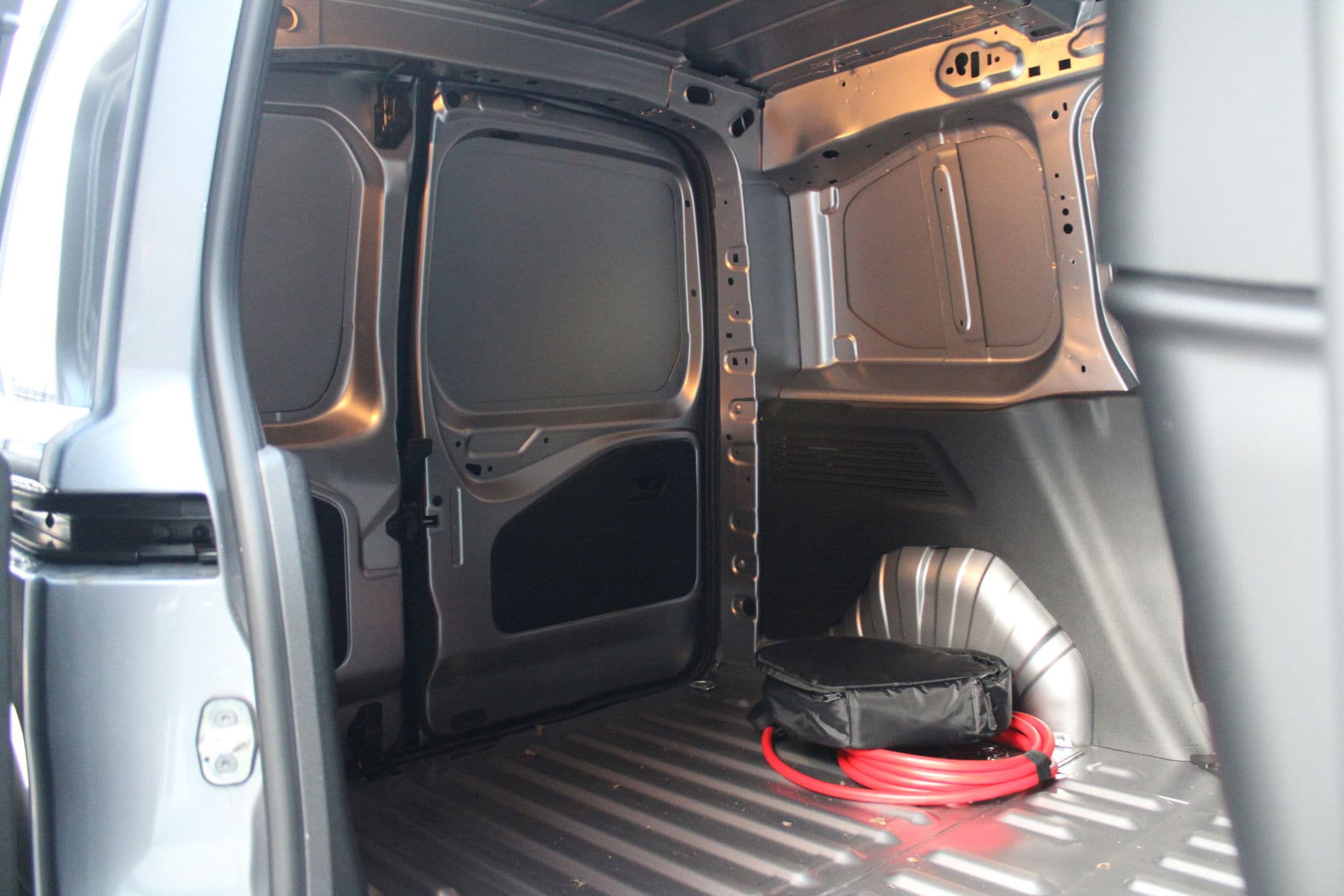 Peugeot E-Partner 136 L1 50 kWh 136pk - Airco - Cruise - PDC - Camera - Stoelverwarming - Rijklaar thumbnail 36