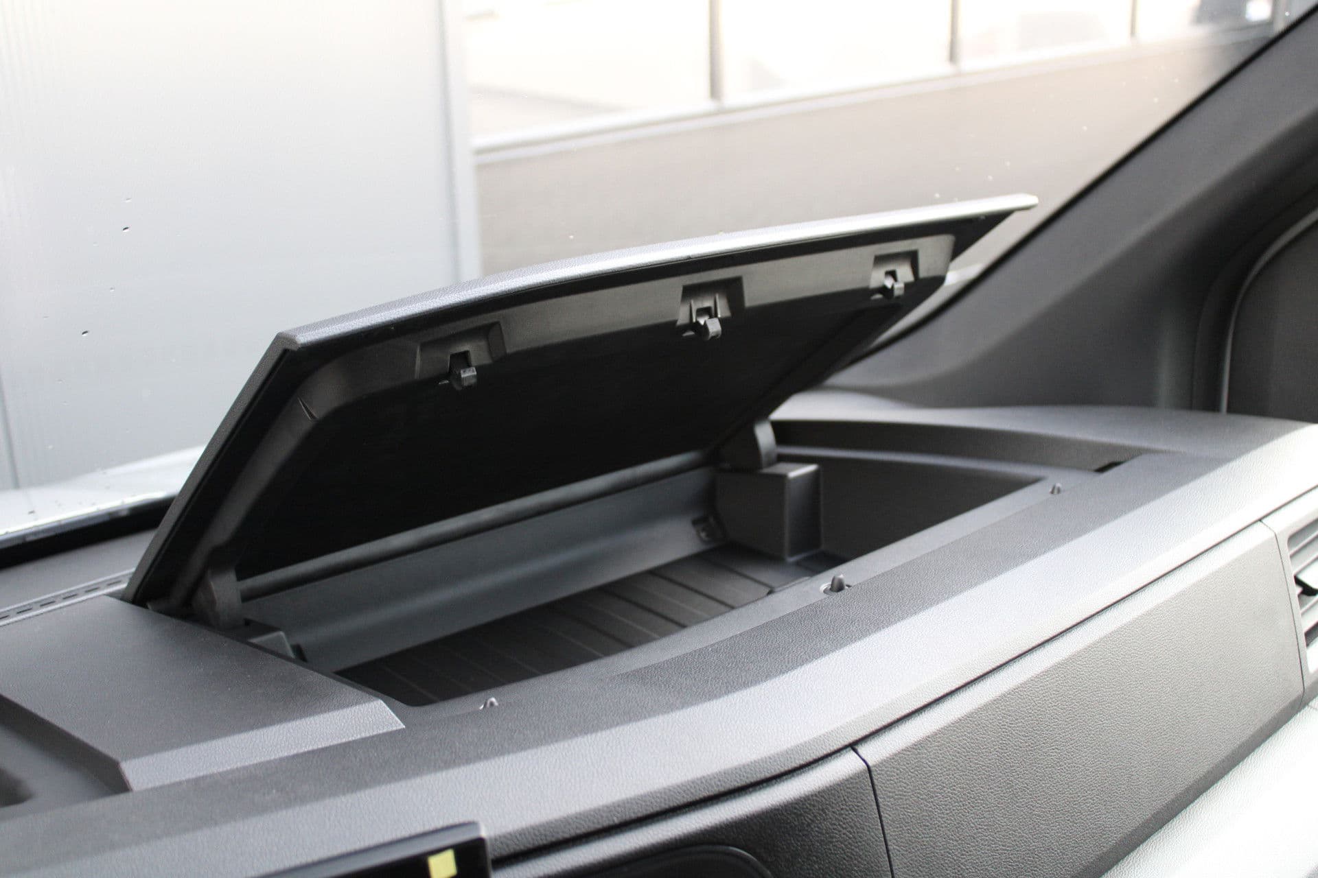 Renault Master T35 2.0 dCi 170pk L2H2 Extra - 2x Schuifdeur - Navigatie - Blind Spot - Camera - Stoelverwarming - Verwarmde voorruit - Rijklaar thumbnail 34