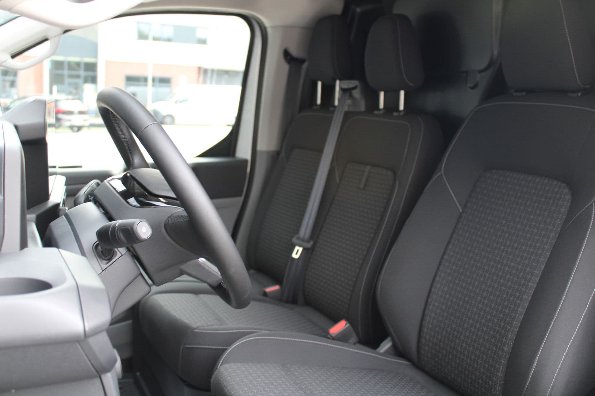 Ford Transit Custom 320 2.5 PHEV L2H1 Trend 232pk - 5 jaar GARANTIE - 2x Schuifdeur - Adaptive Cruise - Blind Spot - Navigatie - Camera - Verwarmd Stuur - Rijklaar thumbnail 36