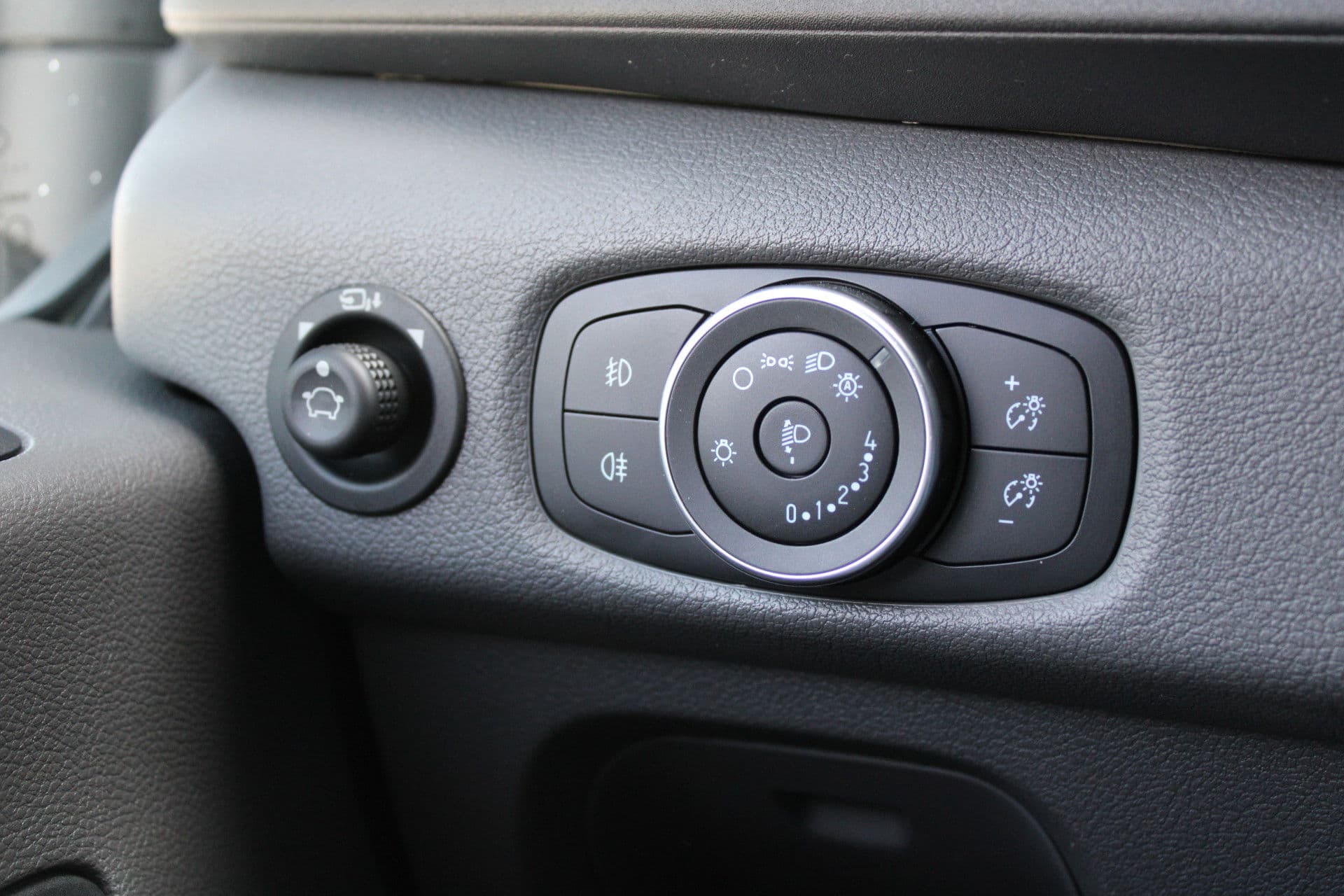 Ford Transit 350 2.0 TDCI L3H2 Trend 130pk Trend - Navigatie - Blind Spot - Adaptive cruise - Camera - 270gr deuren - Trekhaak - Rijklaar thumbnail 10