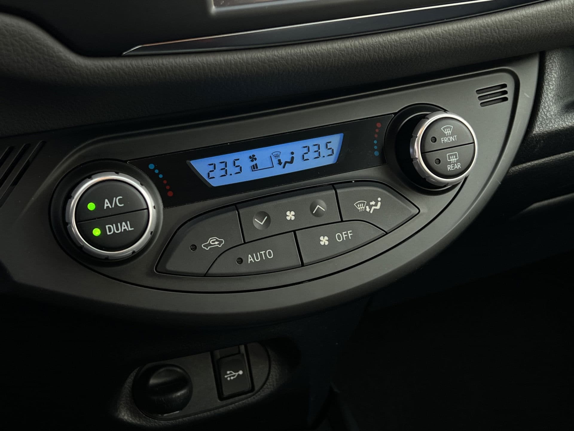 Toyota Yaris 1.5 VVT-i Active | Navi | Camera | Sport | thumbnail 22