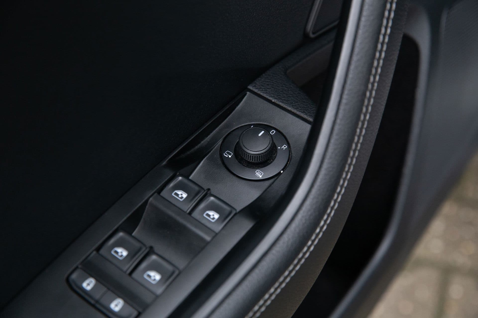 Škoda Superb Combi 1.4 TSI iV Business , Memory, Canton, Carplay, Camera thumbnail 24