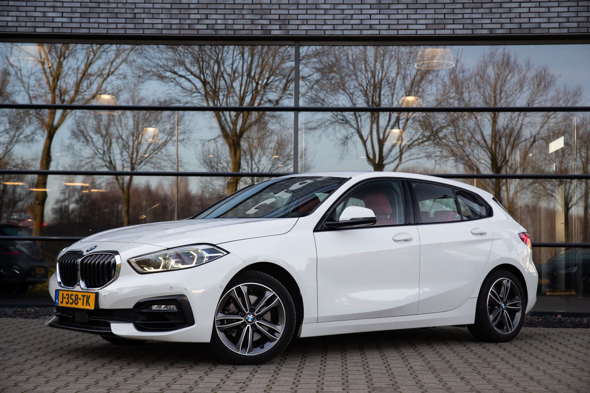BMW 1-serie 118i Executive Edition , Achteruitrijcamera, Leer thumbnail 7