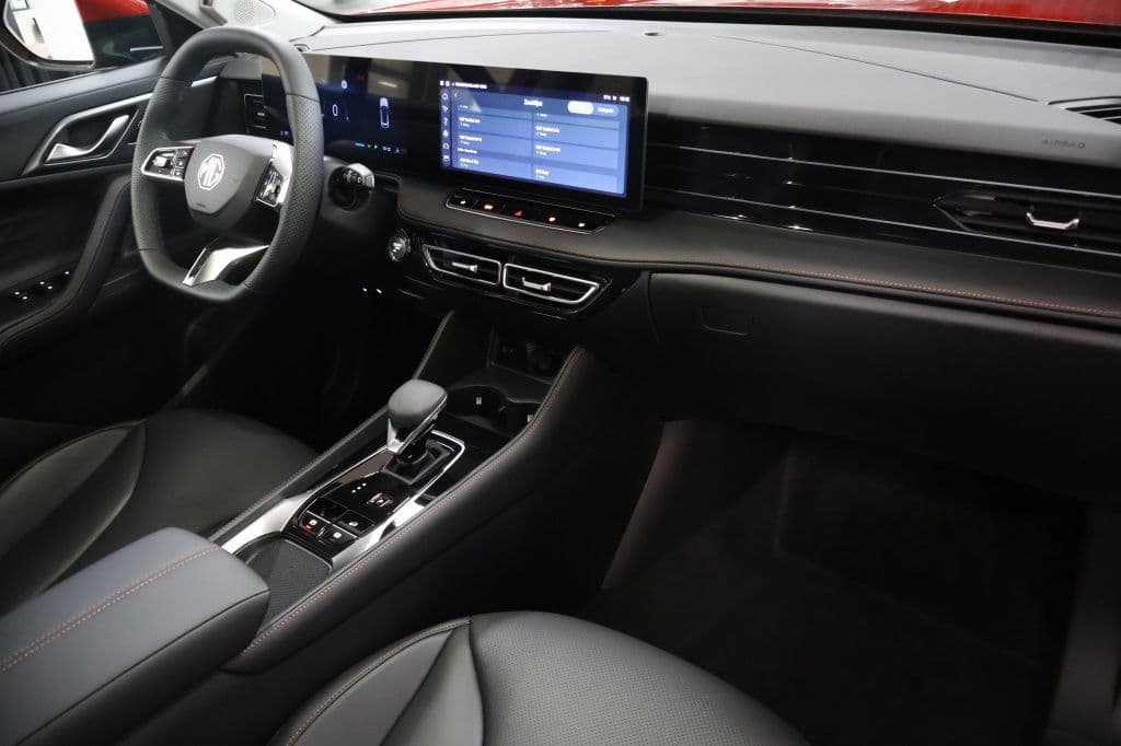 MG HS 1.5 PHEV Luxury | Plug-in | €4.000 Voordeel thumbnail 11
