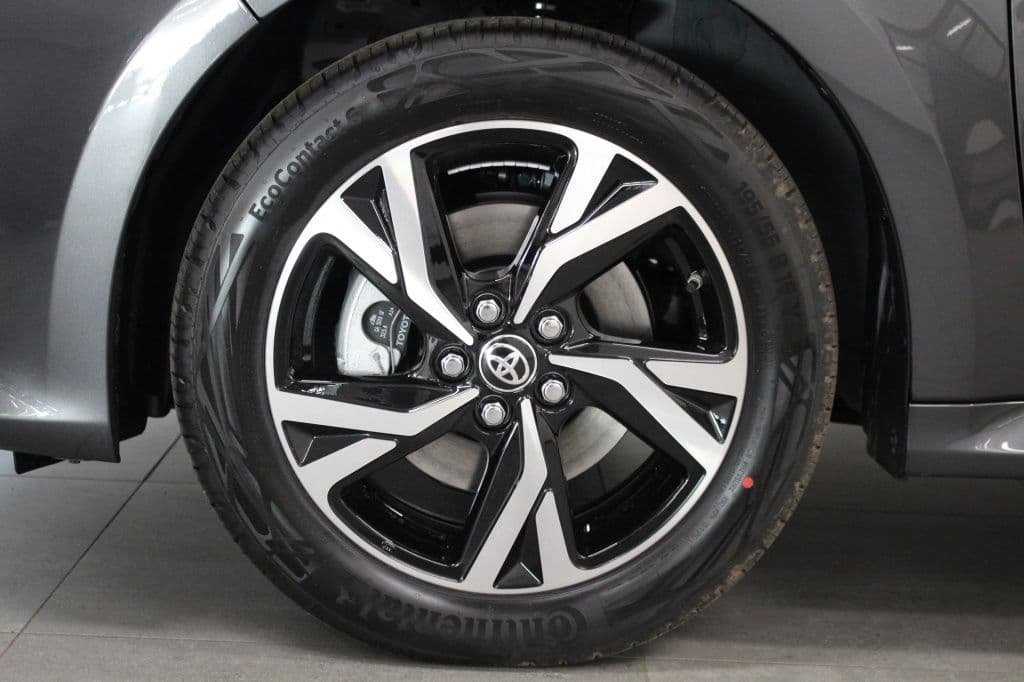 Toyota Yaris 1.5 Hybride 115 Dynamic met Comfort Pack thumbnail 5