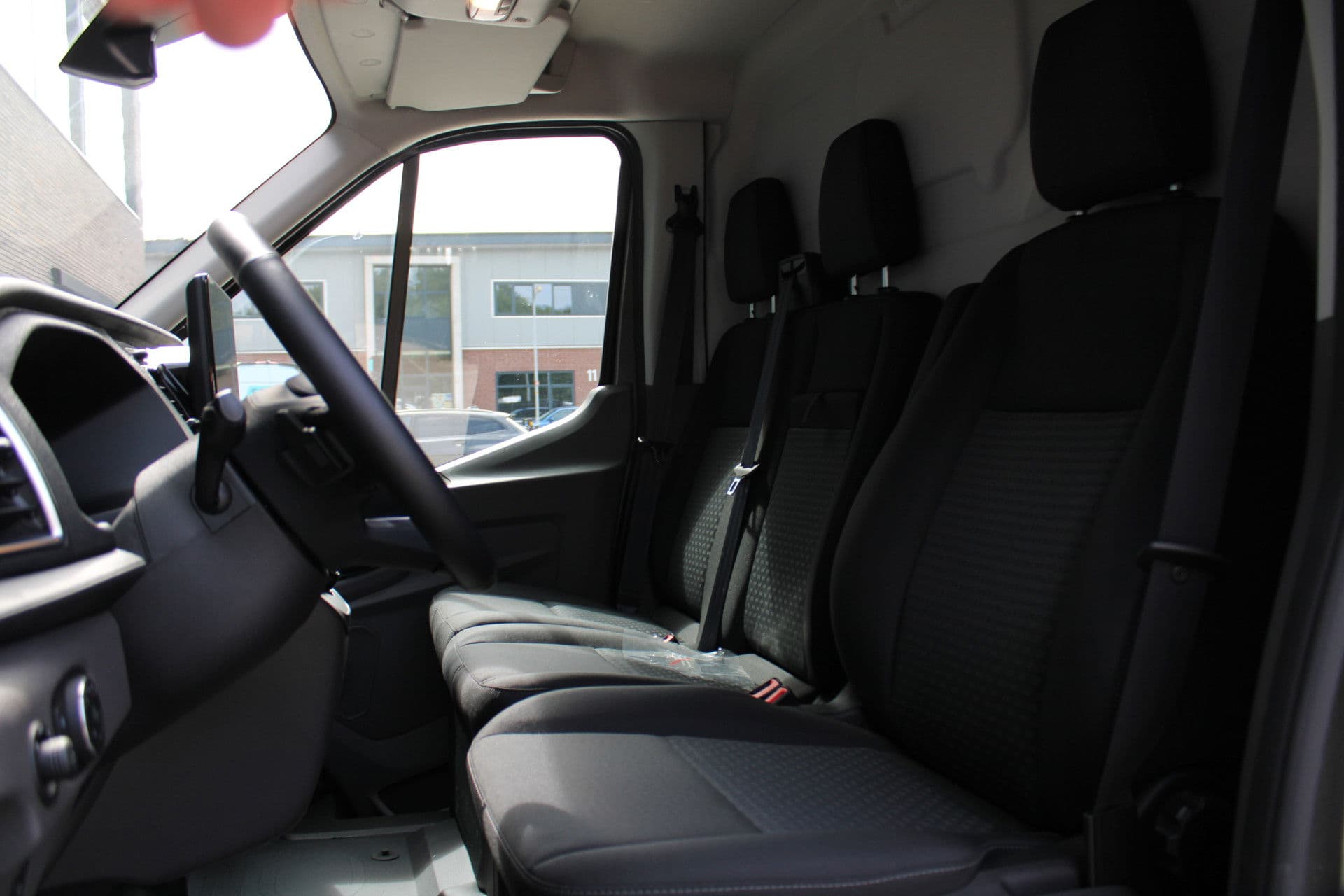 Ford Transit 350 2.0 TDCI L2H2 Trend 165pk - Facelift - Adaptive Cruise - Navigatie - Blind Spot - 360 Camera - Stoel - Stuurverwarming - Rijklaar thumbnail 32