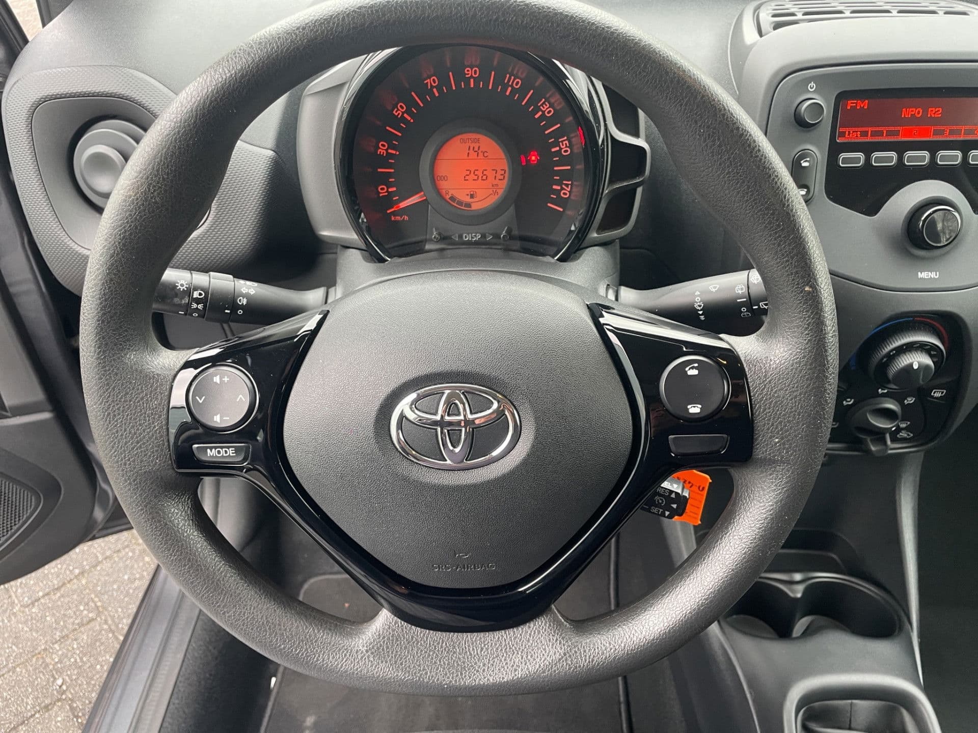 Toyota Aygo 1.0 VVT-i x-fun 5 Deurs | lage kmstand | Bluetooth thumbnail 3