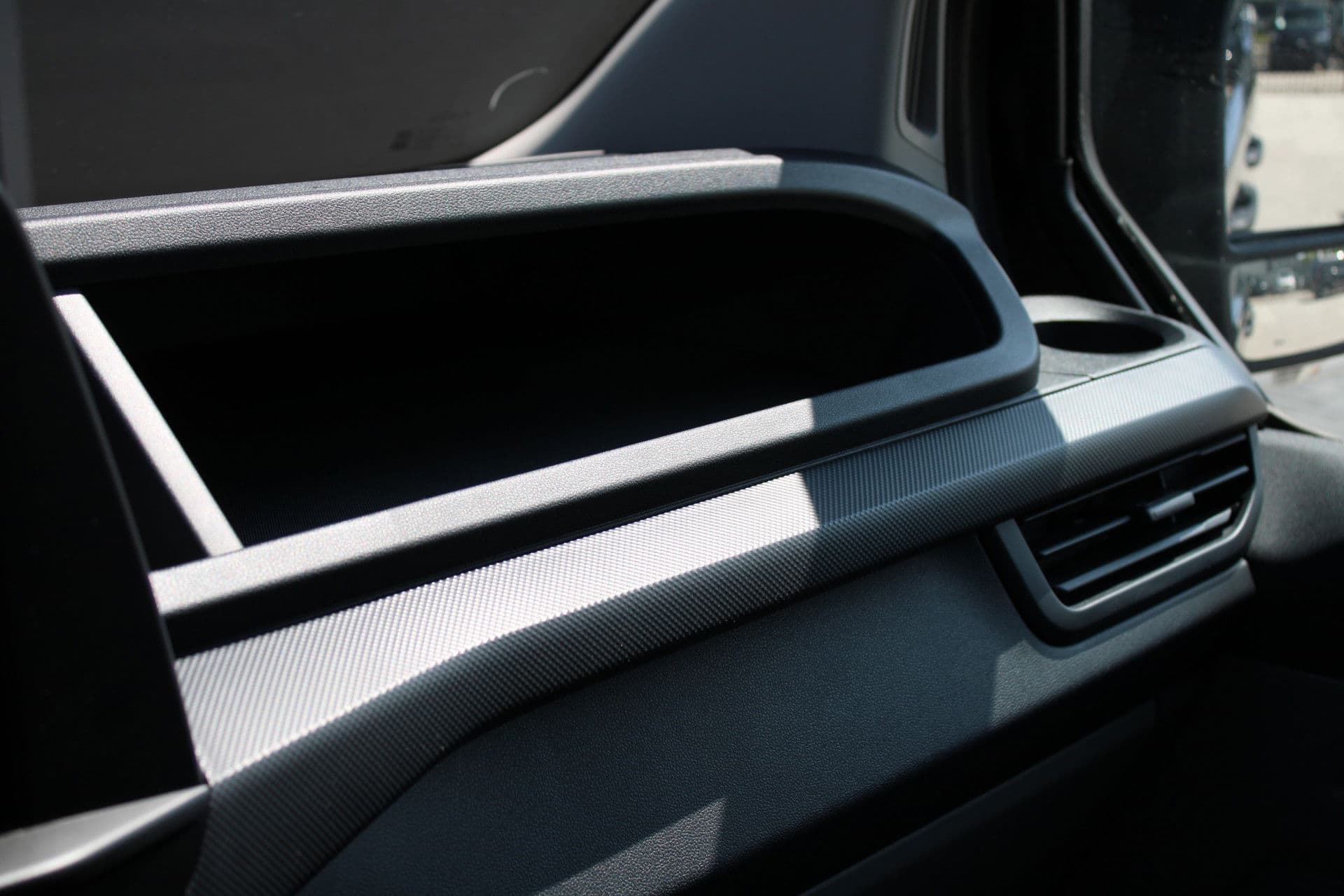 Ford Transit Custom 320 2.0 TDCI L2H1 Trend DC 136pk - Carplay - Android - Camera - Trekhaak - LED koplampen - Stoelverwarming - Draadloos laden - Rijklaar thumbnail 35