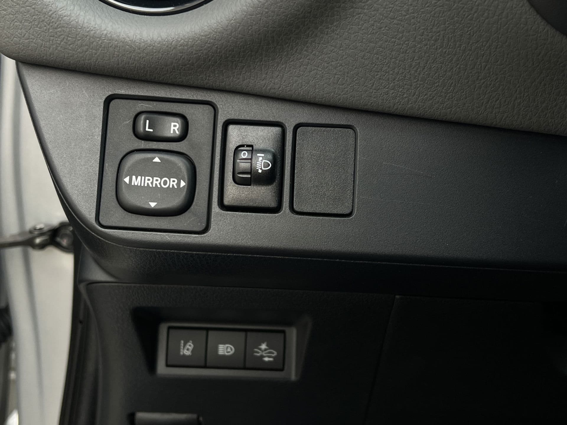 Toyota Yaris 1.5 VVT-i Active | Navi | Camera | Sport | thumbnail 16