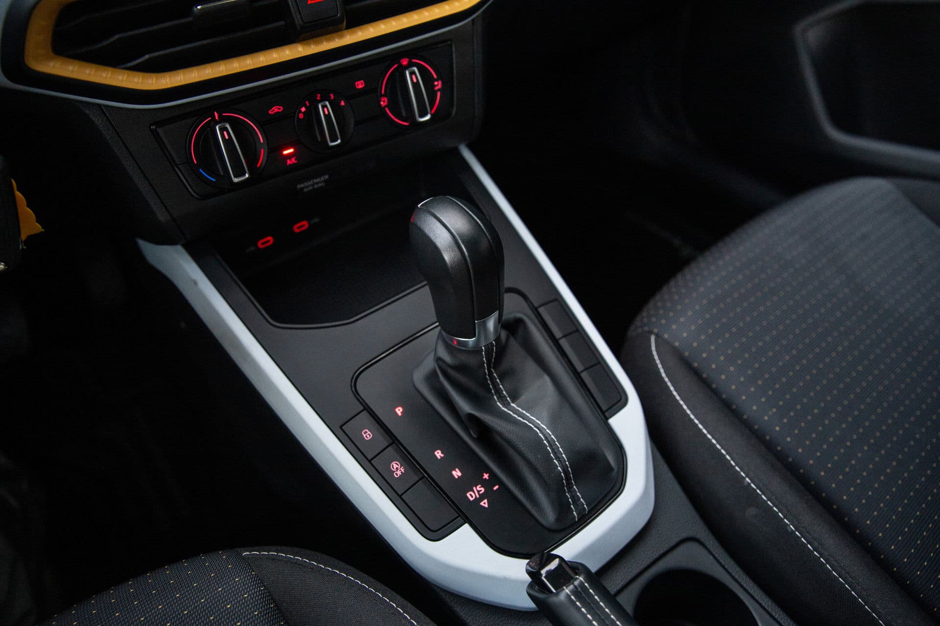 SEAT Arona 1.0 TSI Style , Carplay, Cruise control, thumbnail 6