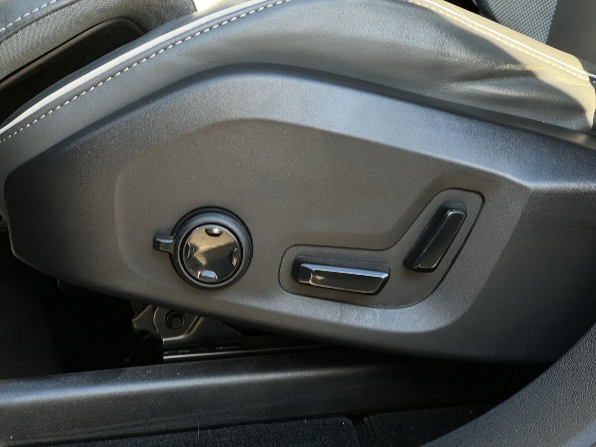 Volvo XC60 2.0 Recharge T8 AWD R-Design | Pano | Trekhaak | H&K | Adaptive | thumbnail 24