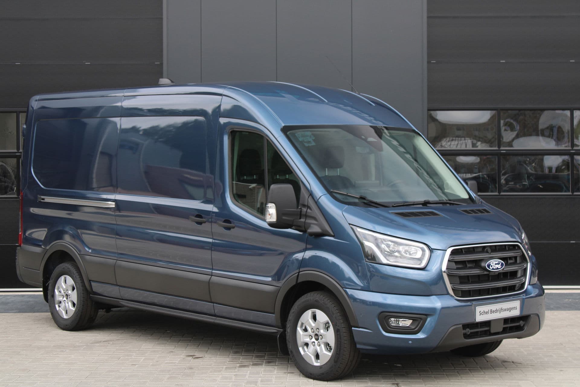 Ford Transit 350 2.0 TDCI L3H2 Limited 165pk - LUCHTVERING - ACC - Blind Spot - 360 camera - Navigatie - Stoel-Stuurverwarming - Trekhaak - Rijklaar thumbnail 28