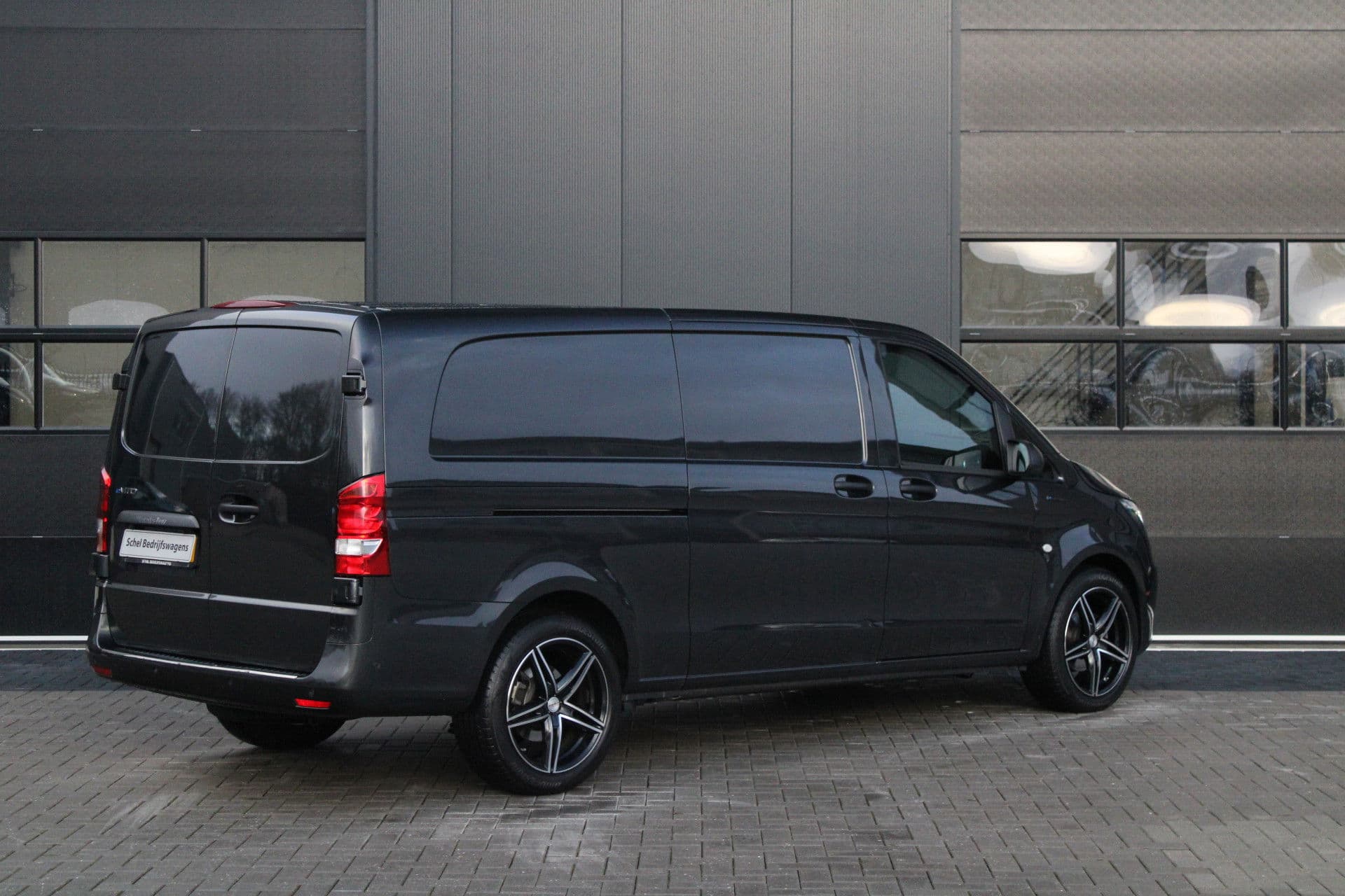 Mercedes-Benz EVito Extra Lang 66 kWh 116pk - Leder - Camera - LED - Carplay/Android - PDC - Stoelverwarming - Snelladen - Rijklaar thumbnail 5