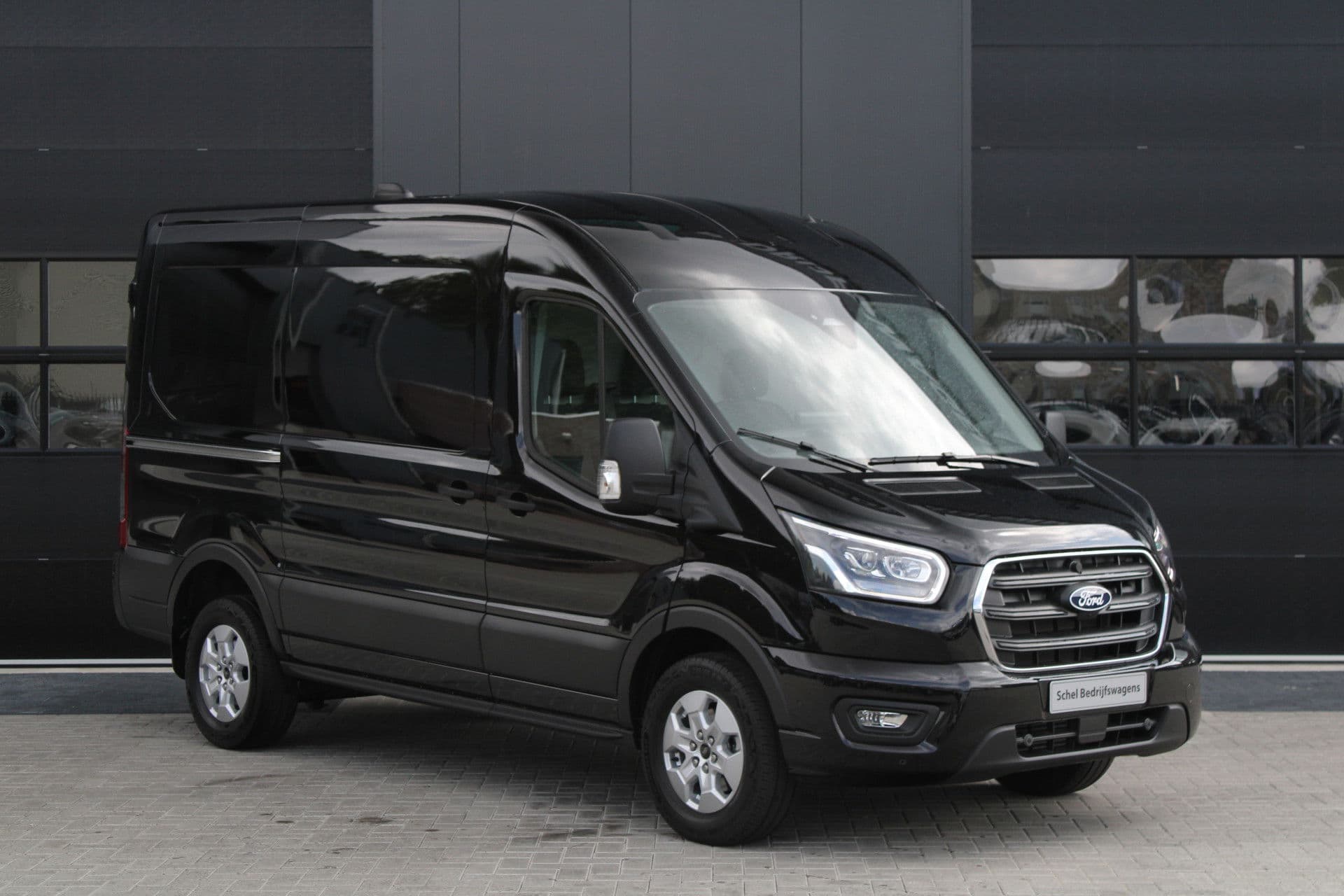 Ford Transit 350 2.0 TDCI L2H2 Limited 165pk - Adaptive Cruise - Xenon - Navi - Blind Spot - 360 camera - Rijklaar thumbnail 25