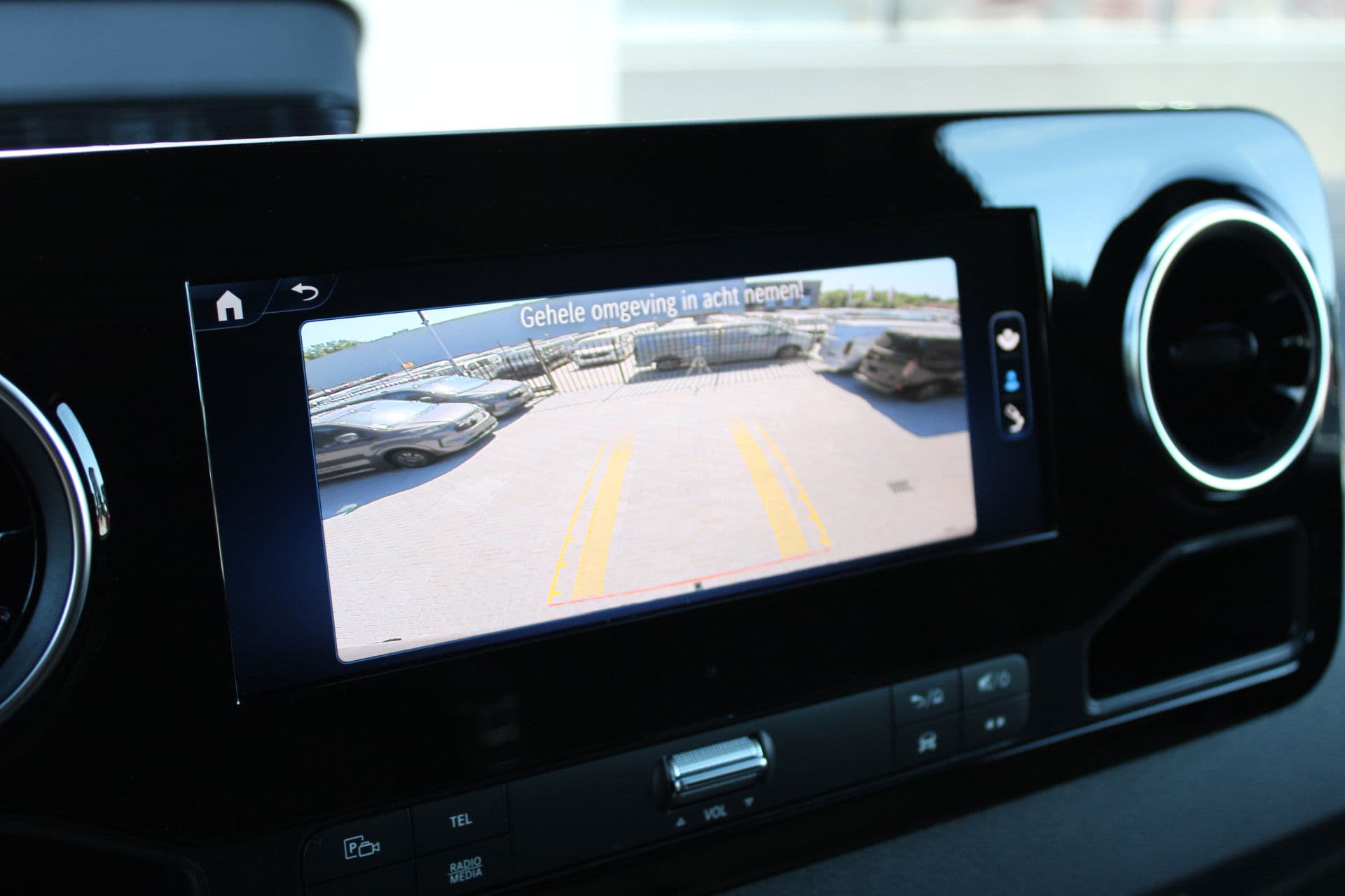 Mercedes-Benz Sprinter 317CDI L2H2 Select - LED - Mbux 10 - 3.5t Trekhaak - Geveerde Stoel - Betimmering - Camera - Carplay - Blind spot - Cruise - Rijklaar thumbnail 27