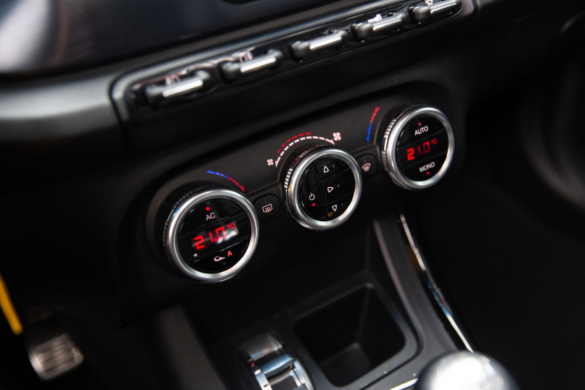 Alfa Romeo Giulietta 1.7 TBi Quadrifoglio Verde , Panoramadak, Cruise control, Goed onderhouden! thumbnail 18