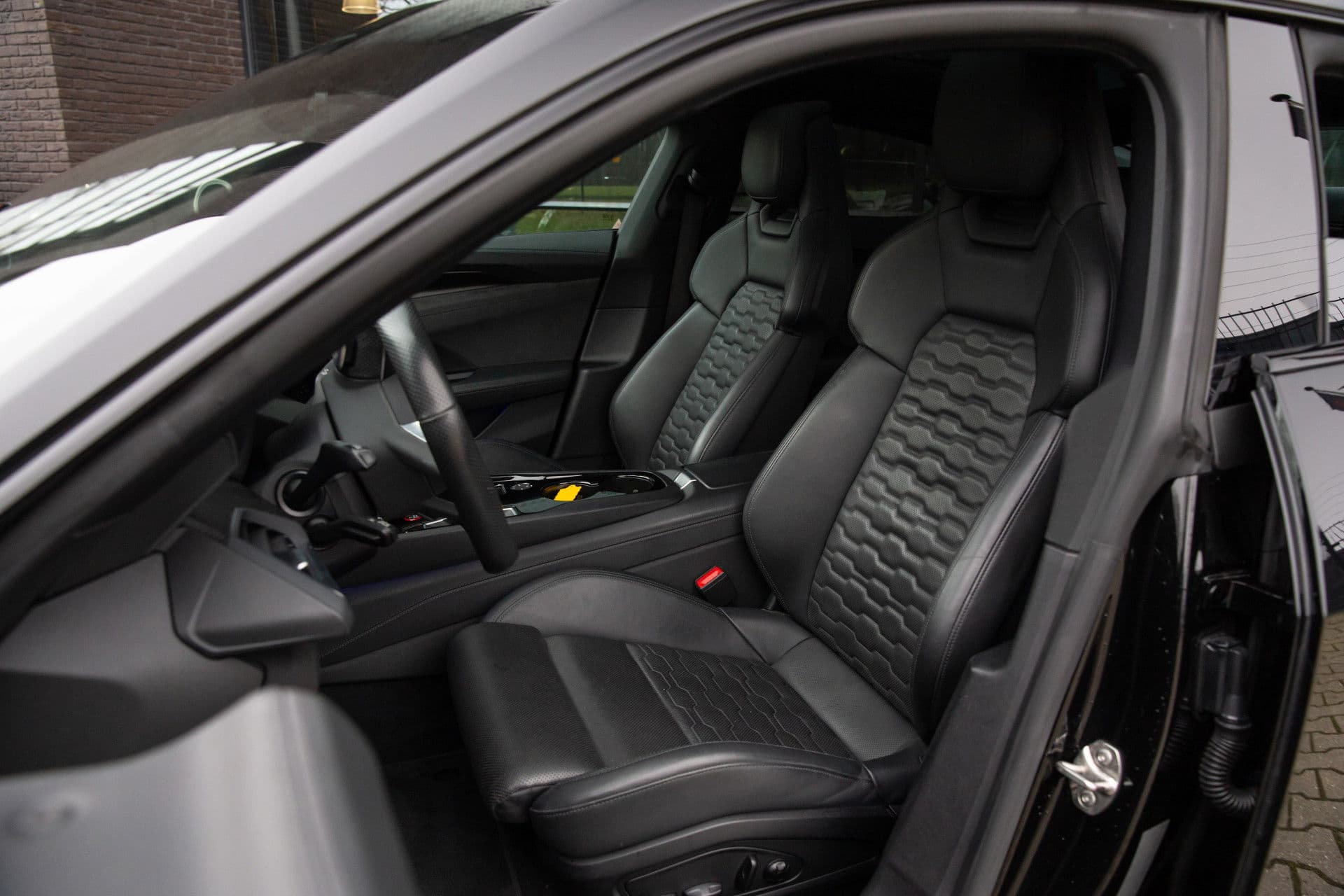 Audi E-tron GT GT edition ZERO 93 kWh , Panoramadak, B&O, Luchtvering, 3Dcamera, thumbnail 4