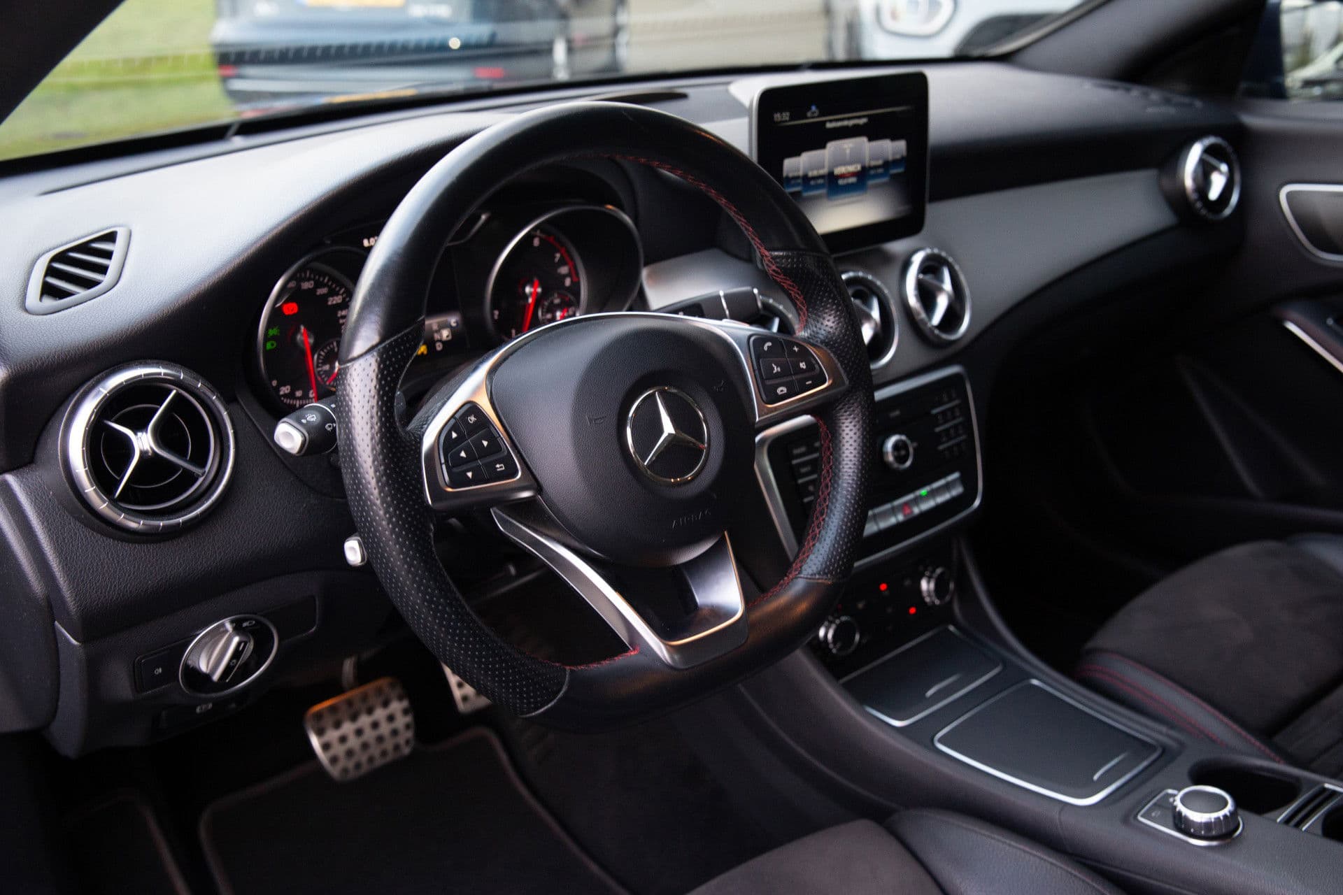 Mercedes-Benz CLA-Klasse 180 Business Solution AMG Upgrade Edition , Achteruitrijcamera, Stoelverwarming, thumbnail 4