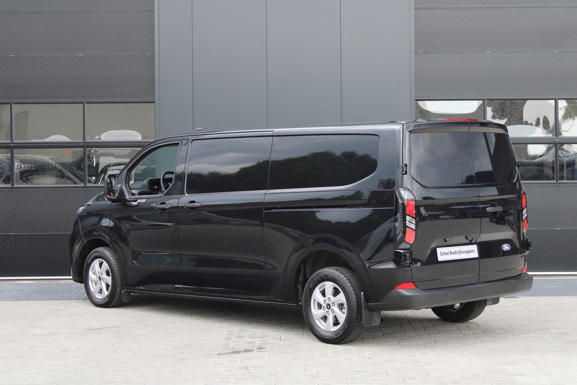 Ford Transit Custom 320 2.0 TDCI L2H1 Trend 170pk - 4x4 AWD - 2x Schuifdeur - Carplay - Android - Camera - Stoelverwarming - Verwarmd stuurwiel - Rijklaar thumbnail 9