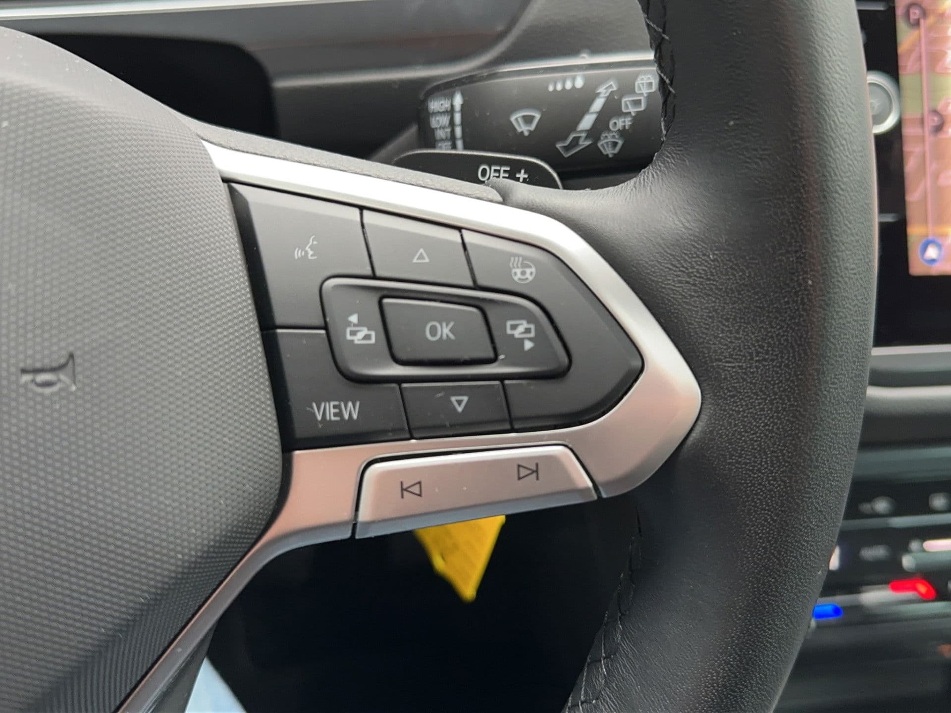 Volkswagen Tiguan 1.4 TSI PHEV Business+ | Panodak | navi | virtual | camera! thumbnail 10