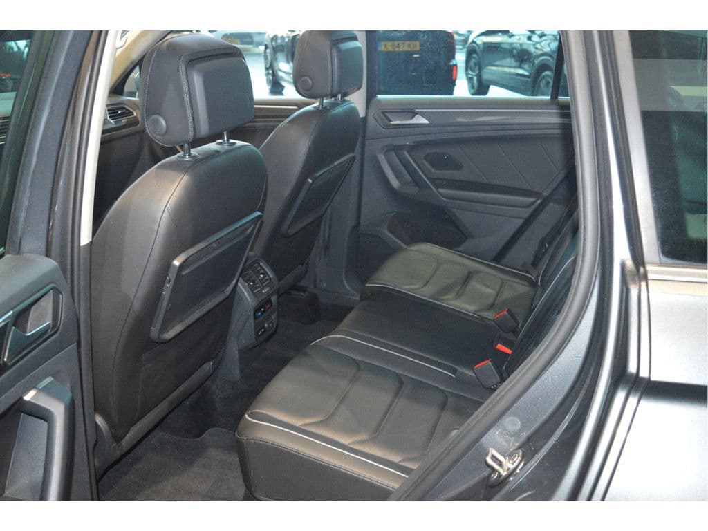 Volkswagen Tiguan 1.5 TSI ACT R-LINE navi camera leer pano trekhaak !! thumbnail 28