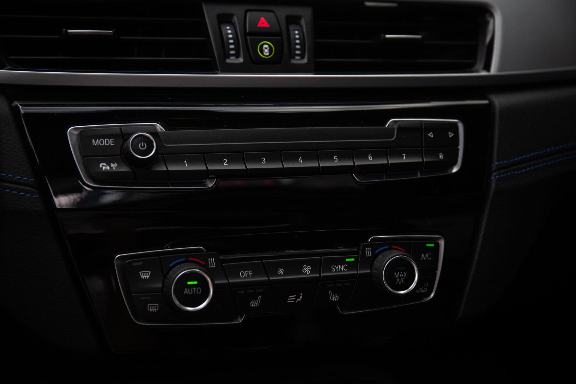 BMW X2 sDrive20i Business Edition , M-Sport, Panoramadak, Head-up display, BMW-Led thumbnail 25