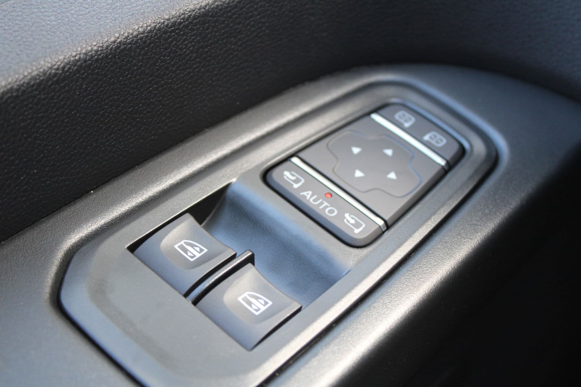 Renault Trafic 2.0 Blue dCi 170pk T29 L2H1 Extra DC - 2x Schuifdeur - Carplay - LED - Blind Spot - Navigatie - Camera - Trekhaak - Stoelverwarming - Rijklaar thumbnail 22