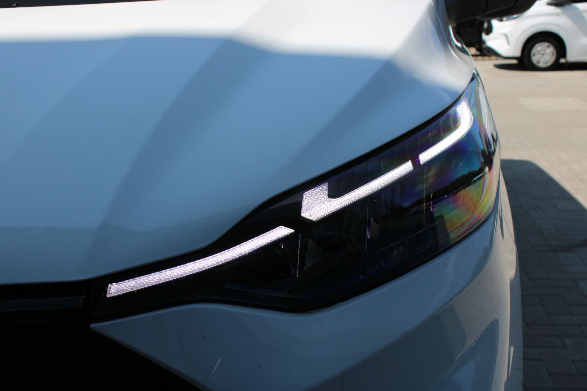 Ford Transit Custom 320 2.0 TDCI L2H1 Trend DC 136pk - Carplay - Android - Camera - Trekhaak - LED koplampen - Stoelverwarming - Draadloos laden - Rijklaar thumbnail 31