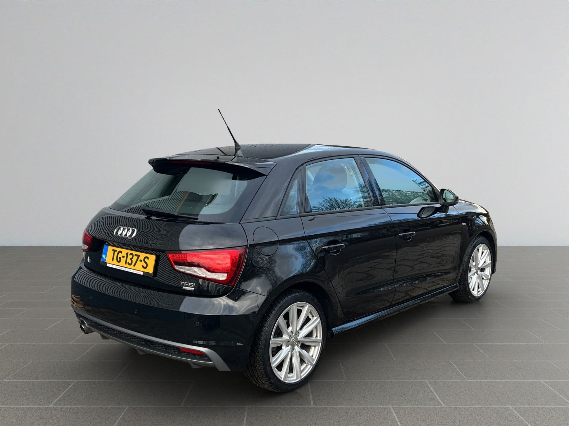 Audi A1 Sportback 1.0 TFSI 2x S-line | Navi | Airco | thumbnail 9