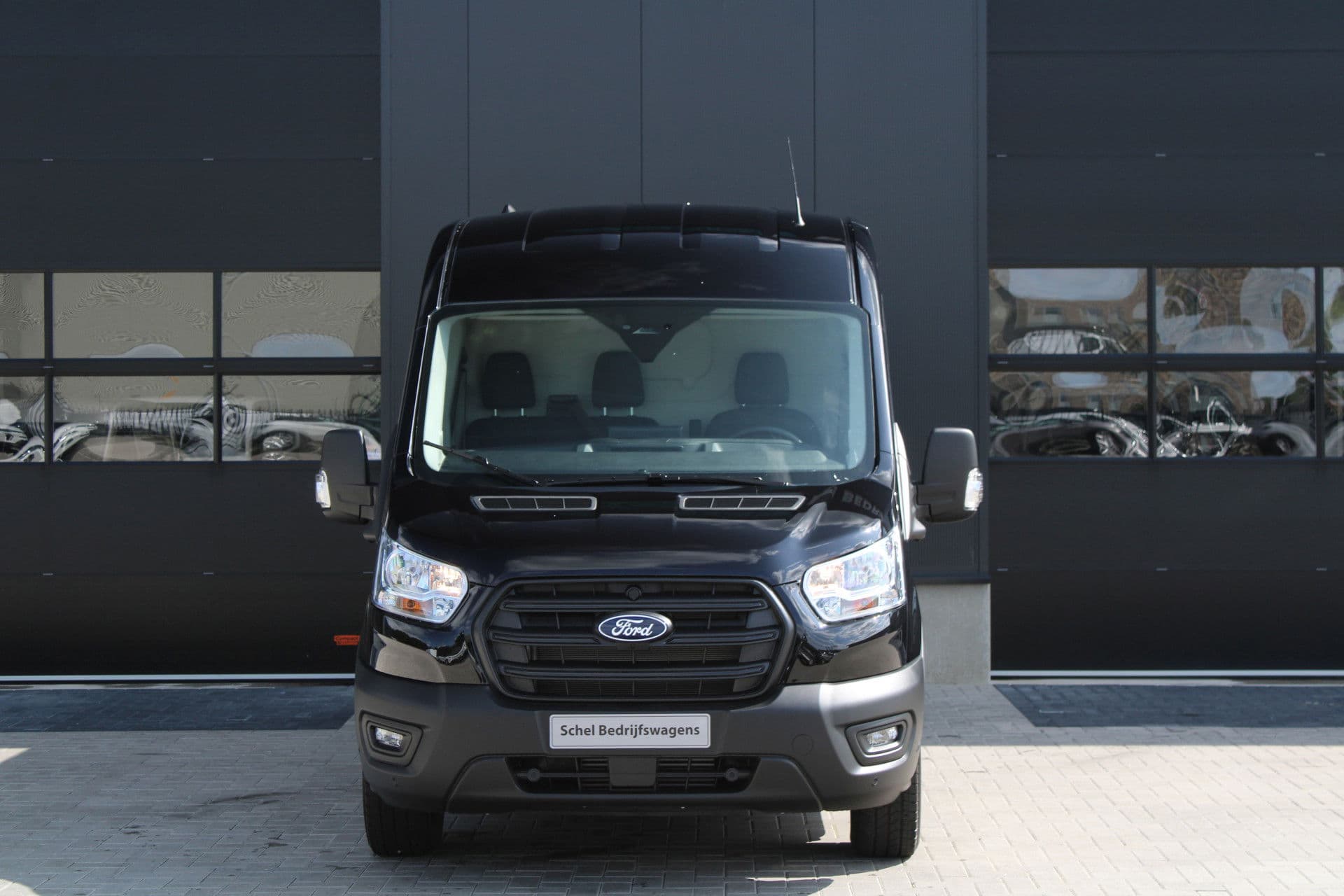 Ford Transit 350 2.0 TDCI L2H2 Trend 165pk - Facelift - 2x Schuifdeur - Adaptive Cruise - Navigatie - Blind Spot - 360 Camera - Stoel - Stuurverwarming - Rijklaar thumbnail 2