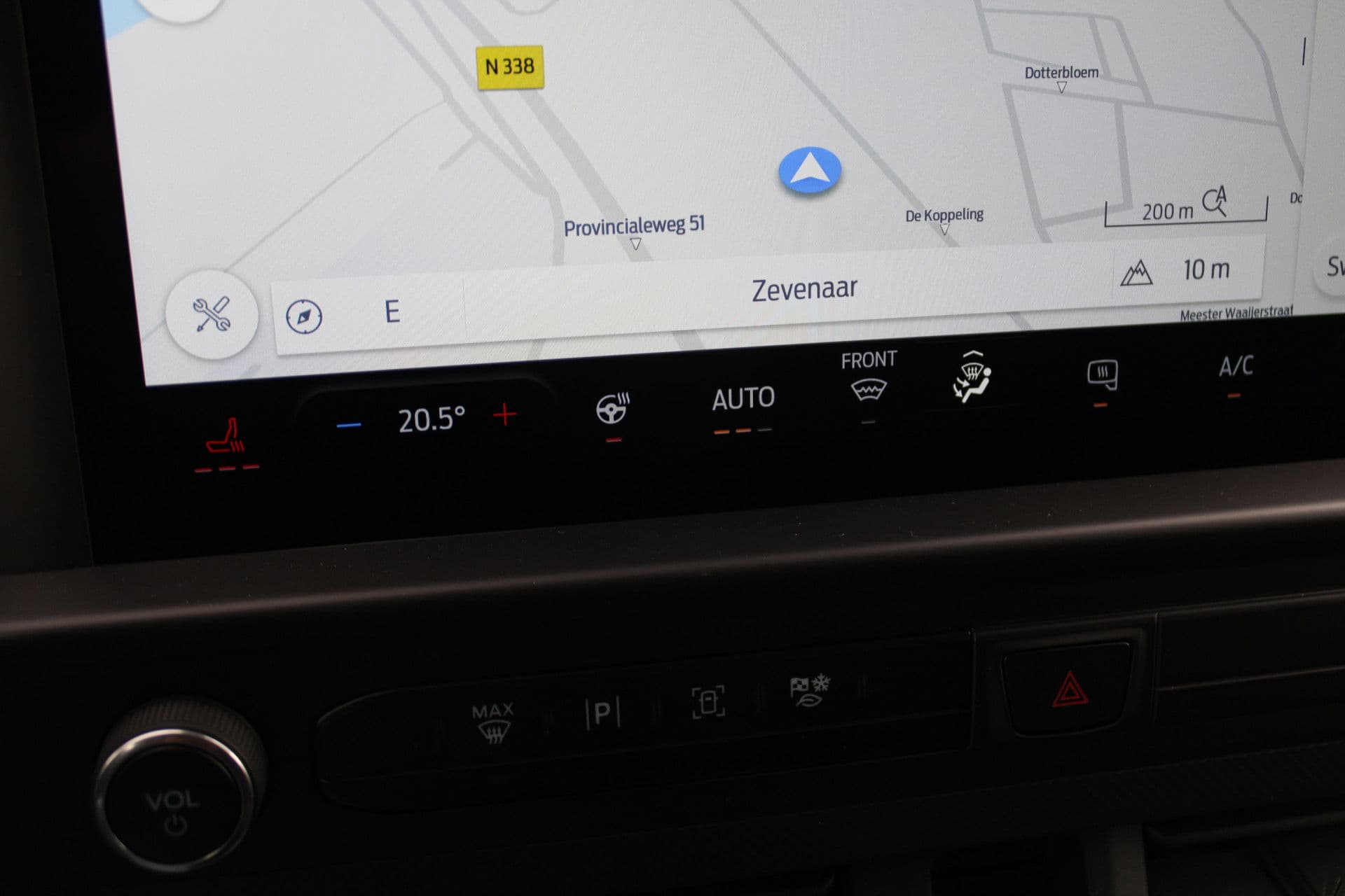 Ford Transit Custom 320 2.5 PHEV L2H1 Trend 232pk - 5 jaar GARANTIE - 2x Schuifdeur - Adaptive Cruise - Blind Spot - Navigatie - Camera - Verwarmd Stuur - Rijklaar thumbnail 24