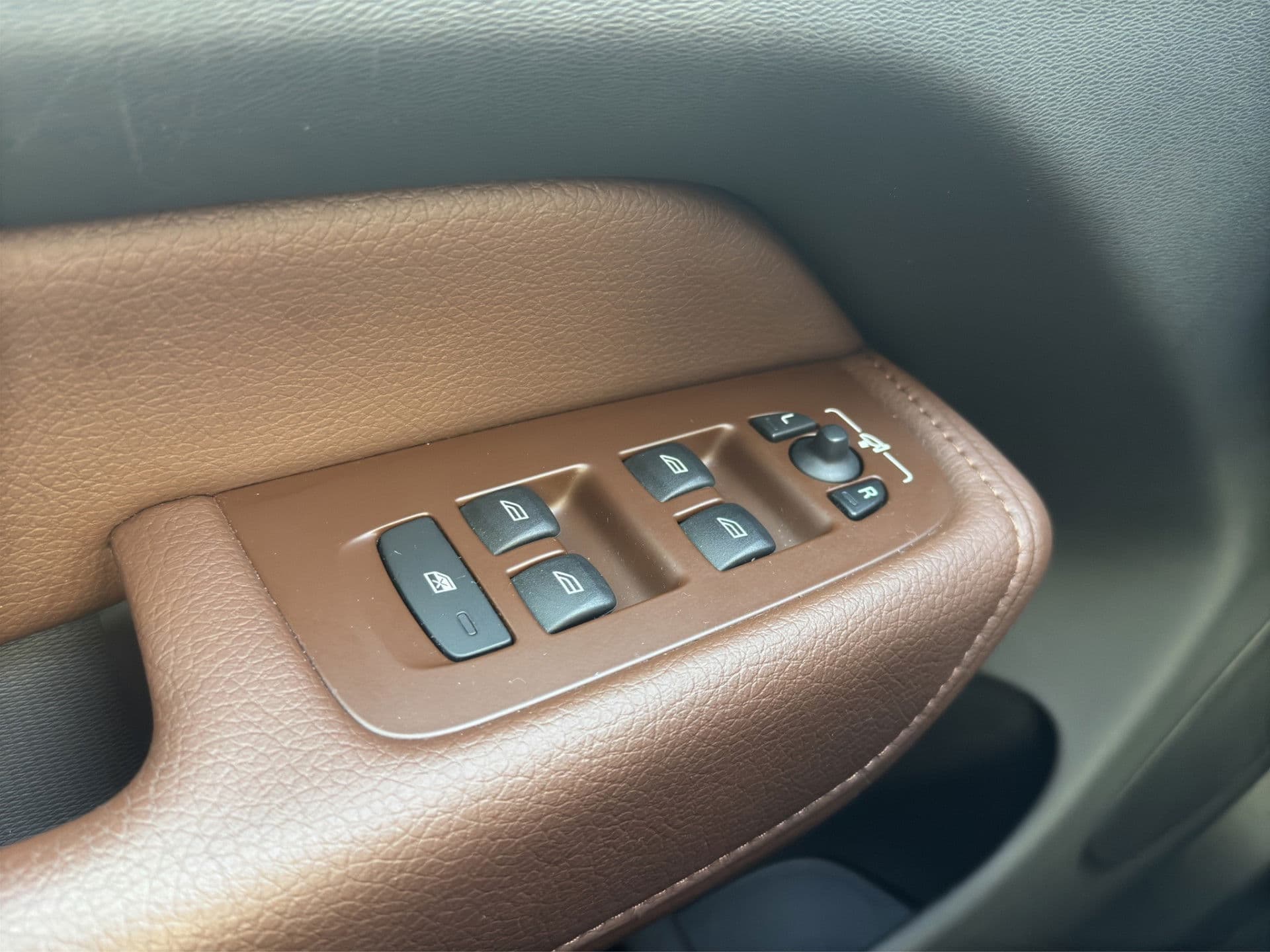 Volvo XC60 2.0 B5 Momentum Exclusive | Pano | Leder | 360* | H&K | thumbnail 25