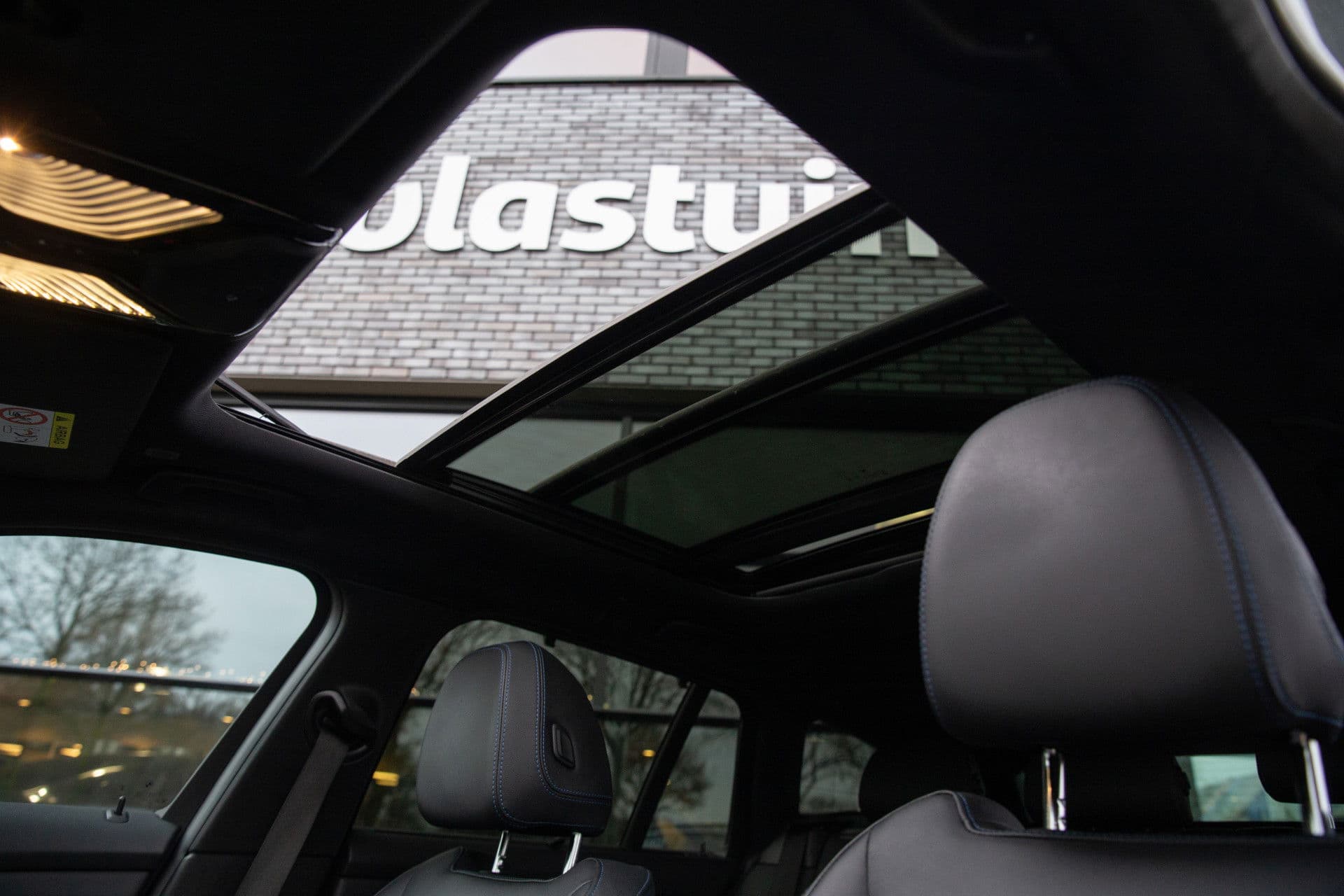 BMW 3 Serie Touring 330e xDrive M-Sport , Panoramadak, Keyless entry, Head-up display, thumbnail 4