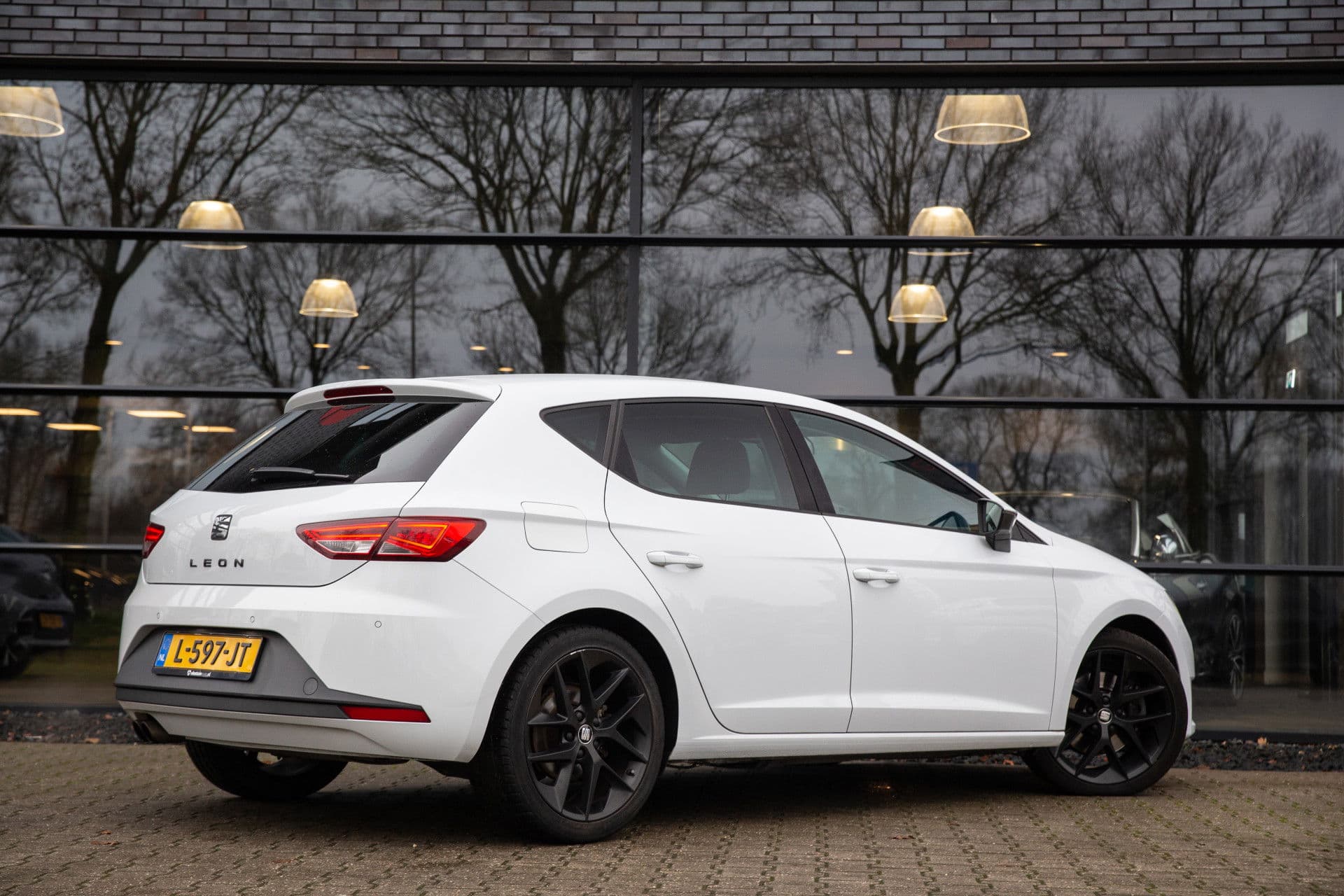 SEAT Leon 1.8 TSI FR Business , Stoelverwarming, SEAT Sound, Alcantara thumbnail 2