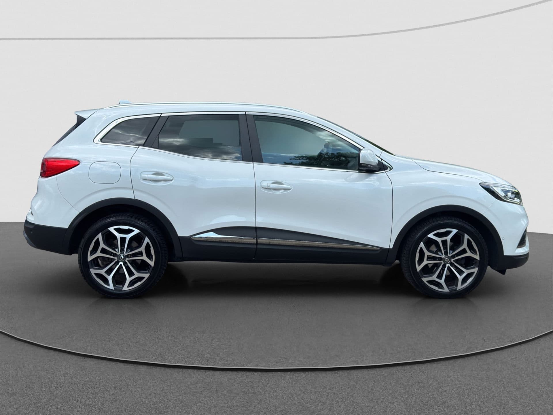 Renault Kadjar 1.3 TCe Zen | Blis | Bose | Keyless thumbnail 2
