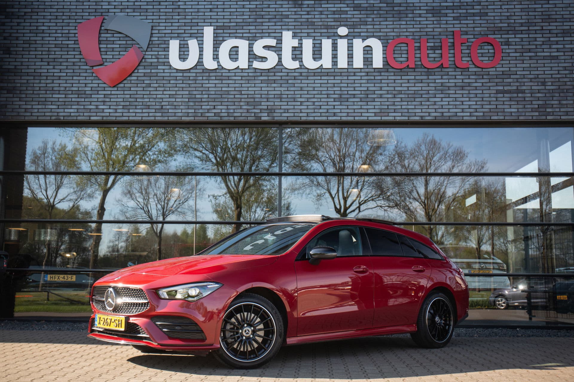 Mercedes-Benz CLA-Klasse Shooting Brake 250 e AMG Line , Panorama dak, Camera, Sfeerverlichting,