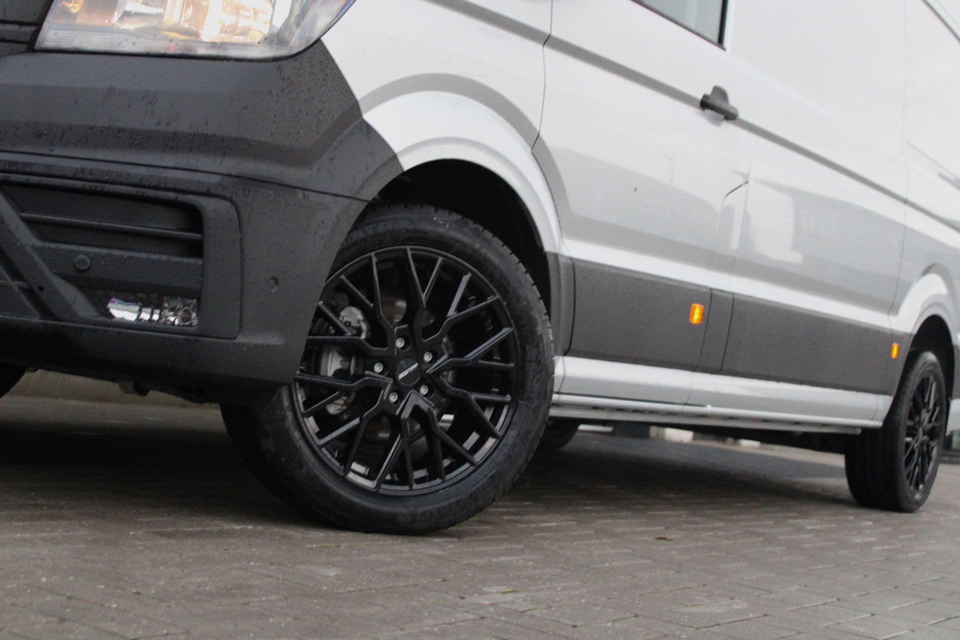 Volkswagen Crafter 30 2.0 TDI L3H3 140pk - Navigatie - DAB - Geveerde Stoel - Camera - Carplay - Rijklaar thumbnail 16