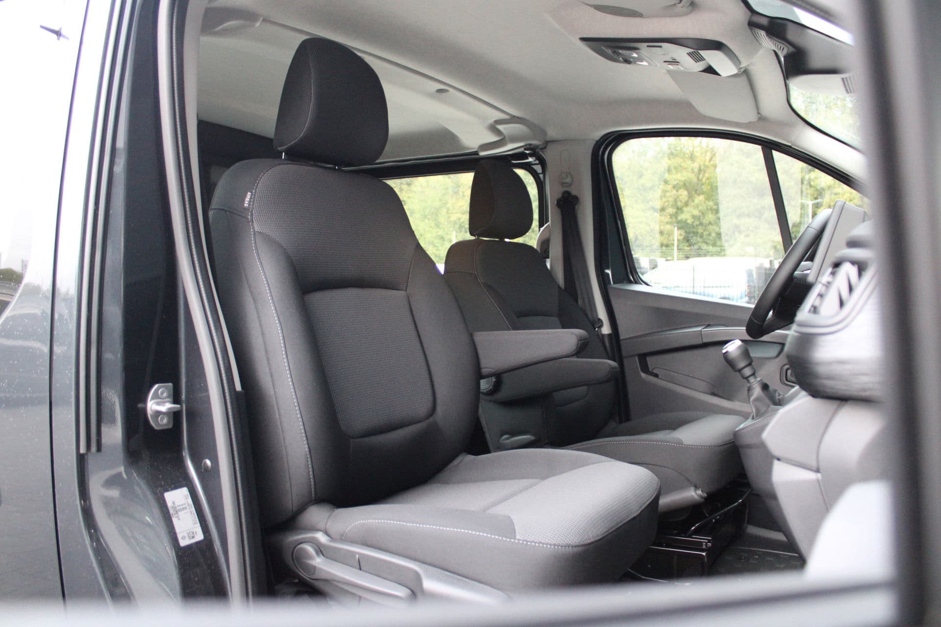 Renault Trafic 2.0 Blue dCi 130pk T29 L2H1 Advance Dubbele Cabine - Carplay - Android - 2x Schuifdeur - Passagiersstoel - Camera - LED - Rijklaar thumbnail 35