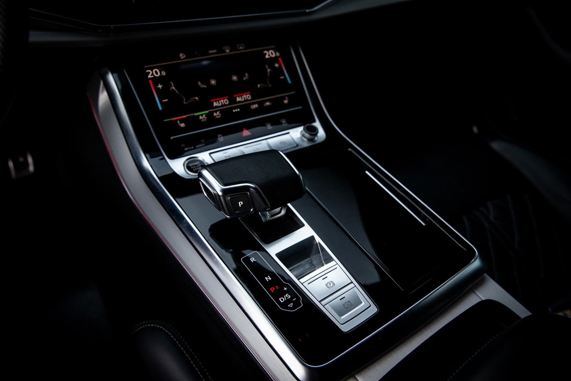 Audi Q8 55 TFSI e quattro Pro Line Advanced , RS-zetels, 3D-camera, Luchtvering, Head-up display, Apple Carplay, thumbnail 33