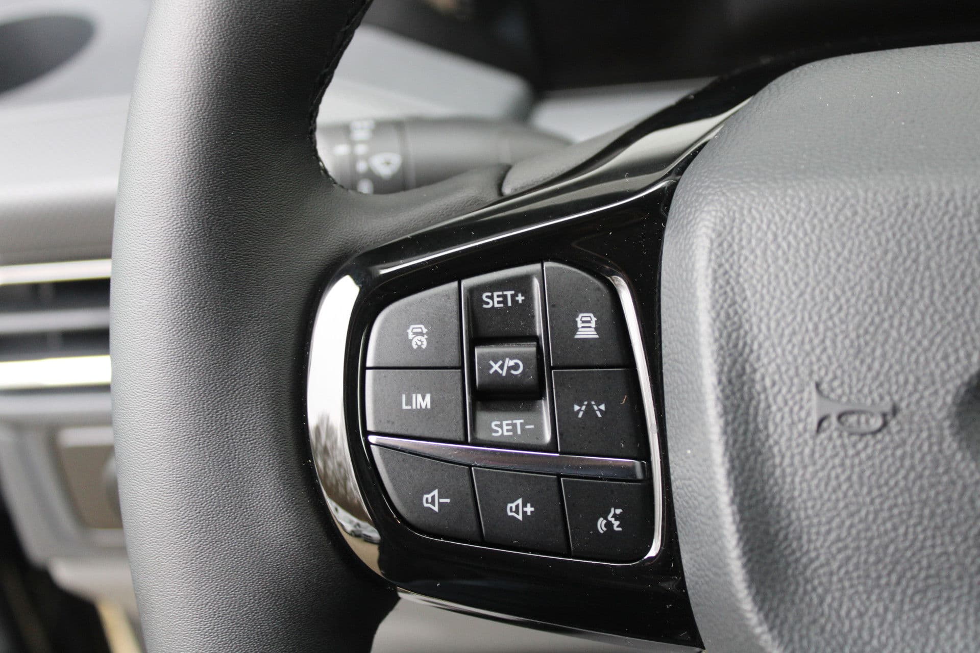 Ford Transit Custom 320 2.0 TDCI L2H1 Limited 170pk - 1+1 Stoelopstelling - 2x Schuifdeur - Adaptive Cruise - Verwarmd stuur - Blind spot - Navigatie - Camera - Draadloos laden - Rijklaar thumbnail 15