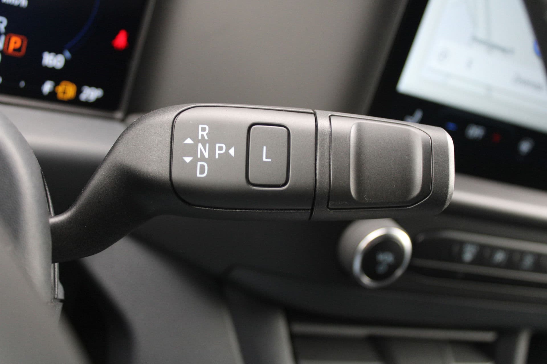 Ford Transit Custom 320 2.5 PHEV L2H1 Trend 232pk - 5 jaar GARANTIE - 2x Schuifdeur - Adaptive Cruise - Blind Spot - Navigatie - Camera - Verwarmd Stuur - Rijklaar thumbnail 20