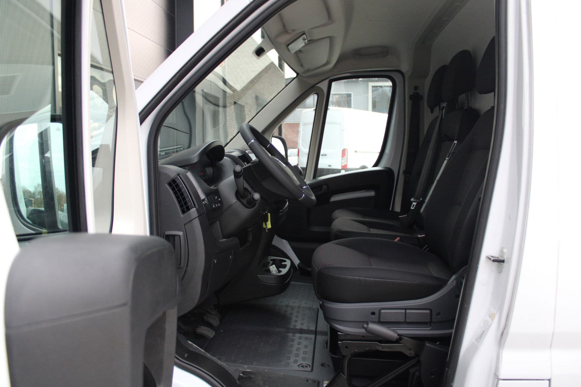 Opel Movano 33 2.2 CDTI 140pk L2H2 - Airco - Camera - Cruise - Blind Spot - 270 deuren - Rijklaar thumbnail 15