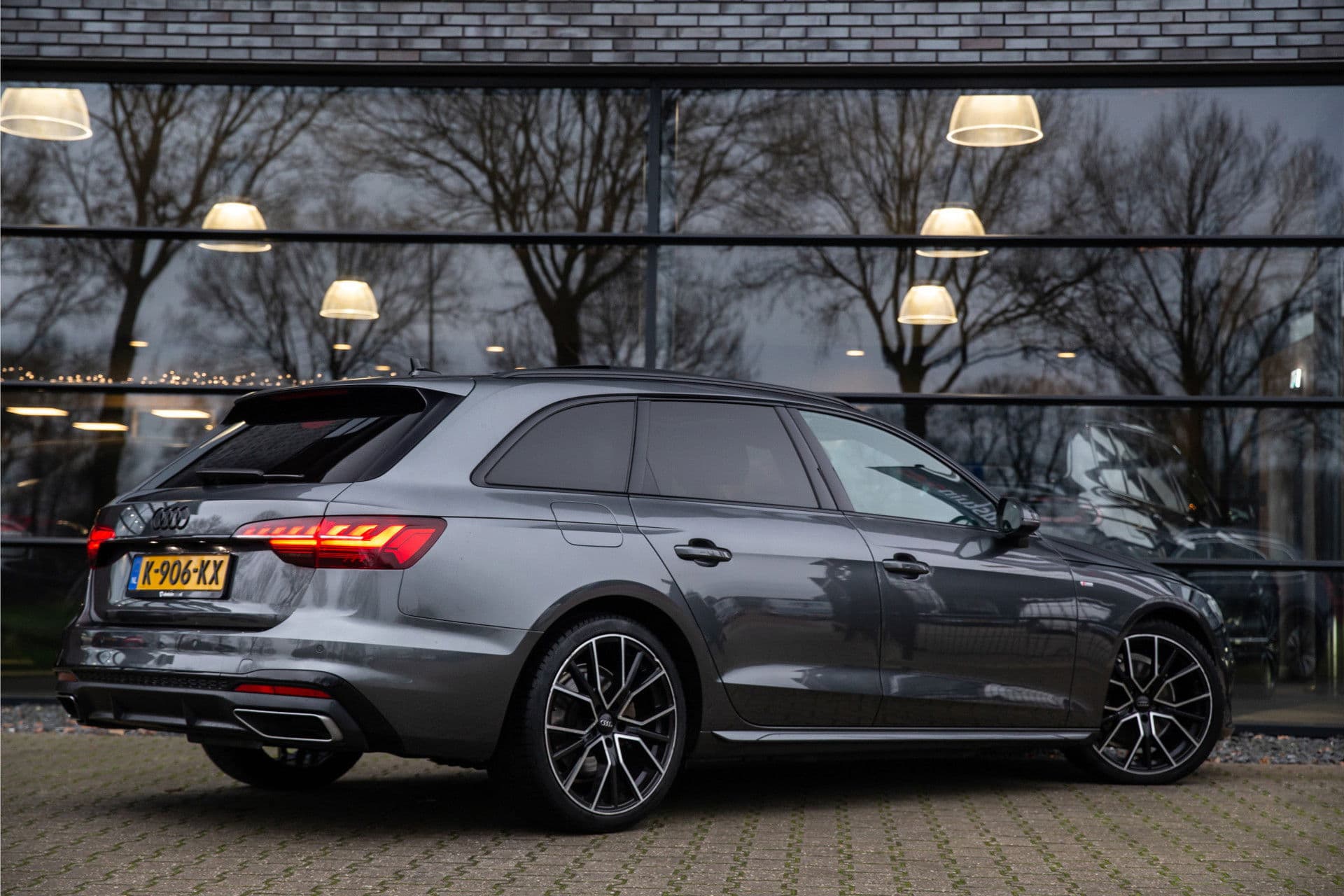 Audi A4 Avant 35 TFSI S edition , Panoramadak, Adap. cruise, Black Edition thumbnail 2