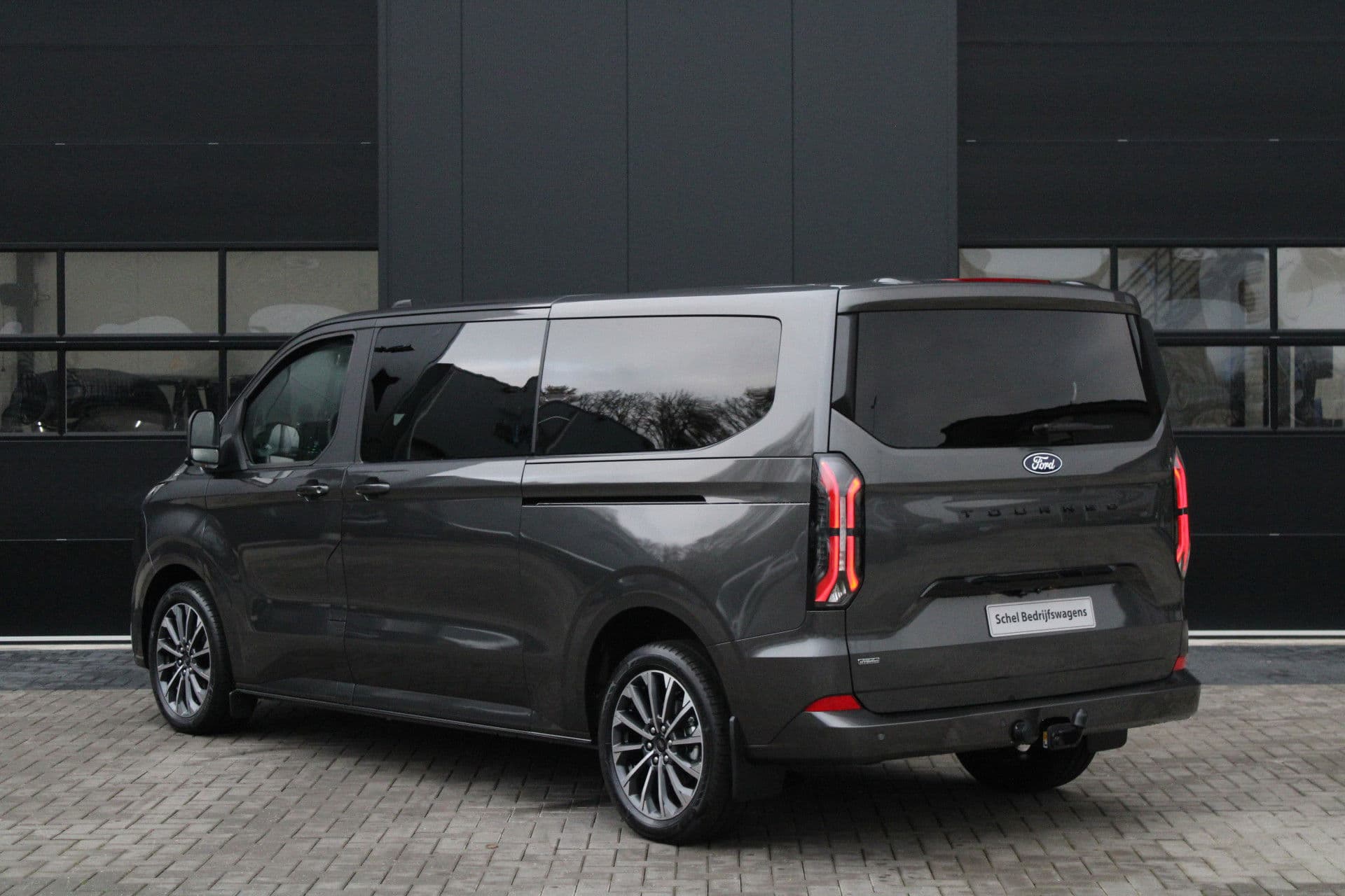 Ford Tourneo Custom 340 2.5 PHEV L2H1 Titanium X 232pk - 2x Schuif - ACC - 360 camera - Leder - Prijs excl. BTW - Rijklaar thumbnail 9