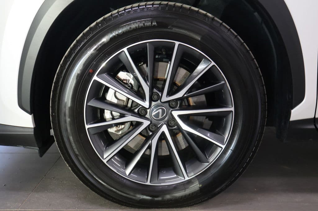 Lexus NX 450h+ AWD Luxury Line | Explorer Pack thumbnail 5