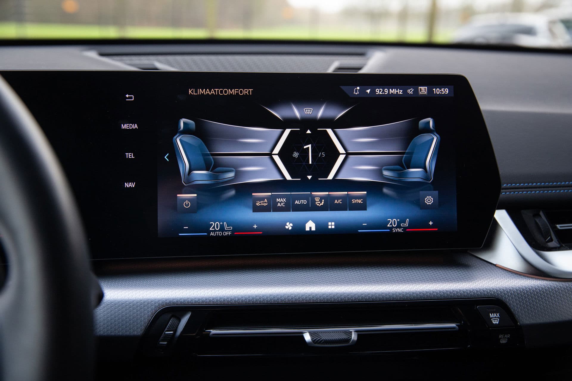 BMW X1 sDrive18i M-Sport , Achteruitrijcamera, Draadloze lader, Sfeerverlichting, thumbnail 17