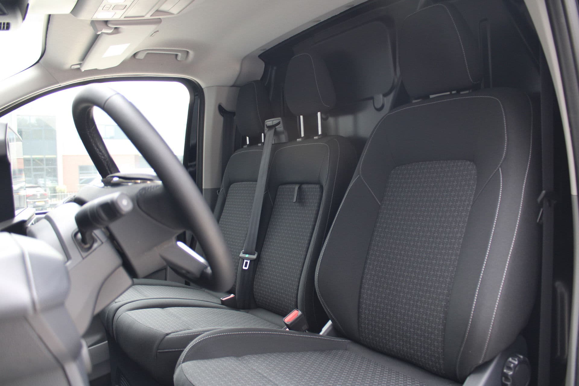 Ford Transit Custom 320 2.0 TDCI L2H1 Trend 170pk - 4x4 AWD - 2x Schuifdeur - Carplay - Android - Camera - Stoelverwarming - Verwarmd stuurwiel - Rijklaar thumbnail 13