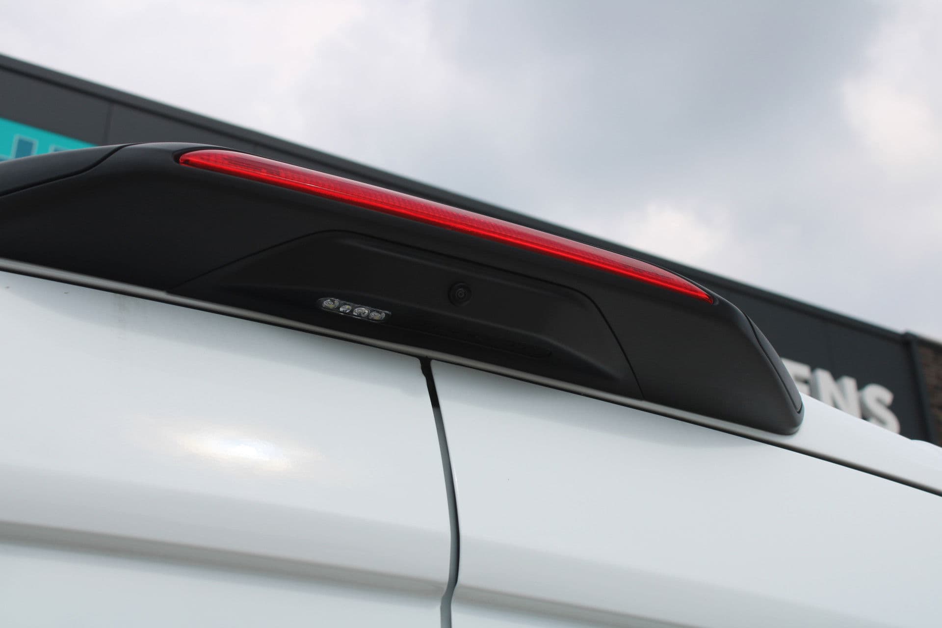 Ford Transit 350 2.0 TDCI L3H2 Trend 165pk - Facelift - 2x Schuifdeur - 360 Camera - Trekhaak - ACC - Stoel & Stoelverwarming - Blind Spot - Navi - 270gr deuren - Rijklaar thumbnail 35