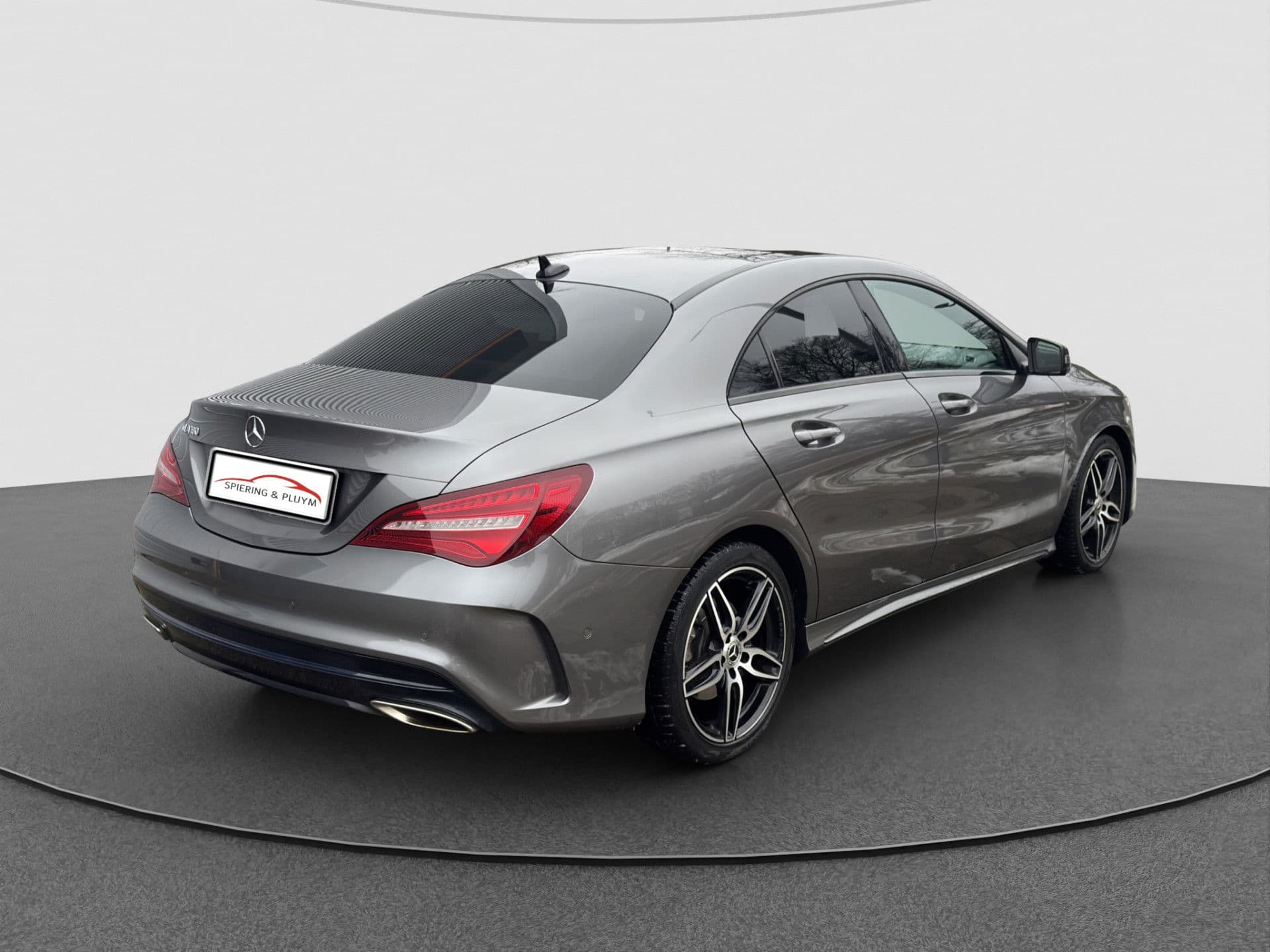 Mercedes-Benz CLA-Klasse 180 AMG | Pano | Carplay | Camera | Stoelverw thumbnail 3